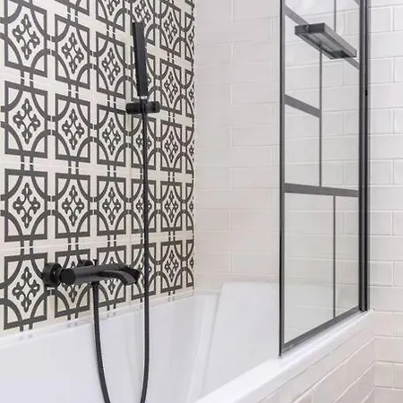 La Librairie Parisienne-convention, Porte De Versailles *