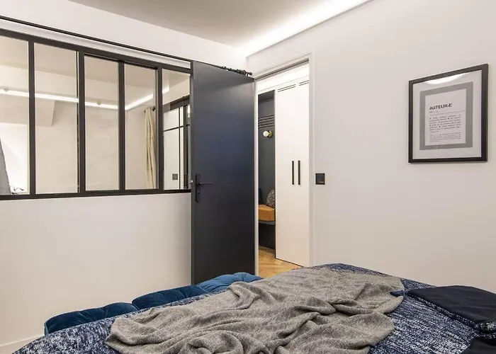 La Librairie Parisienne-convention, Porte De Versailles